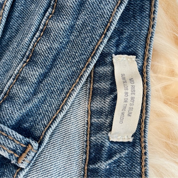 Universal Thread Wom Mid Rise 80s Slim Light Wash FitHip SlimLeg Comfort Stretch - Picture 4 of 5